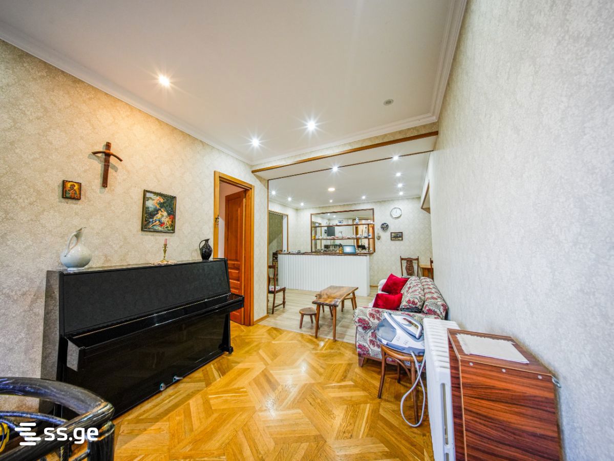 5 Room Hotel For Sale view 3