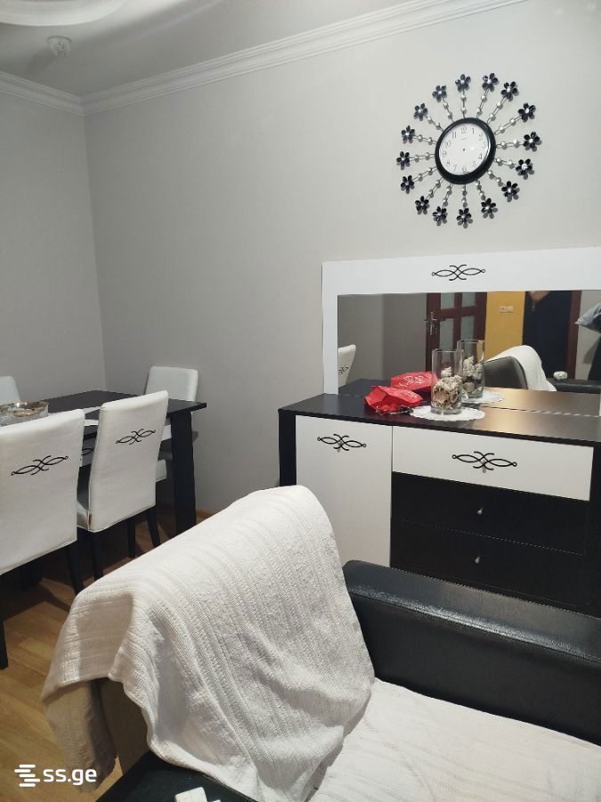 3 Room Flat For Sale view 2