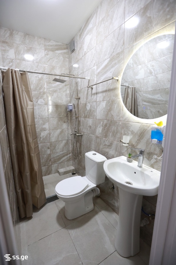 1 Room Flat Daily Rent. Poti view 4