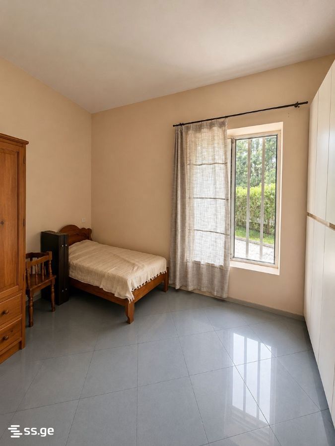 6 Room Private House For Sale view 2