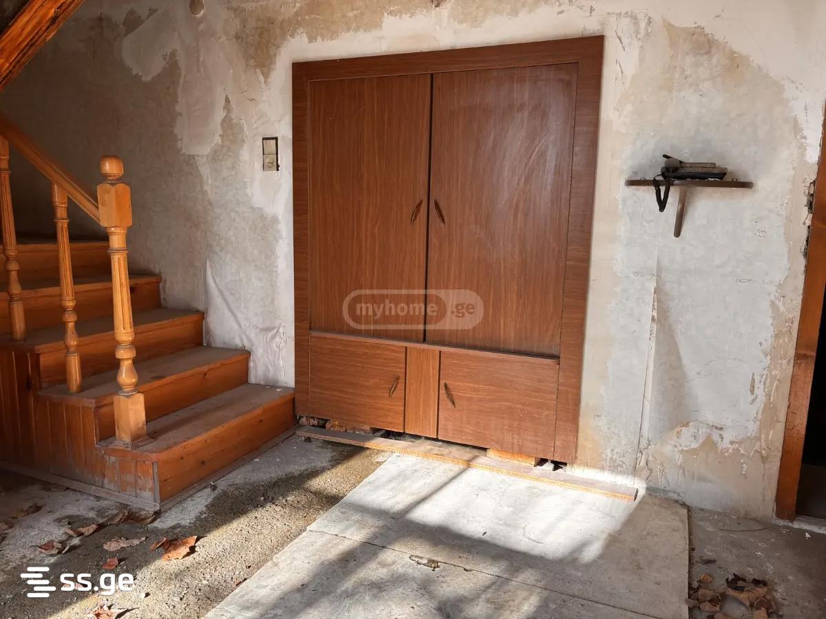 7 Room Private House For Sale view 3