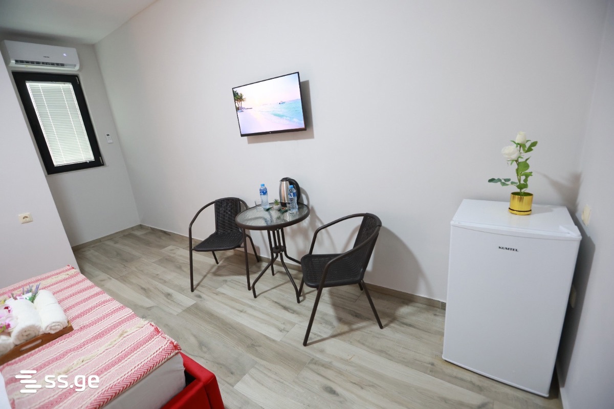 1 Room Flat Daily Rent. Poti view 5
