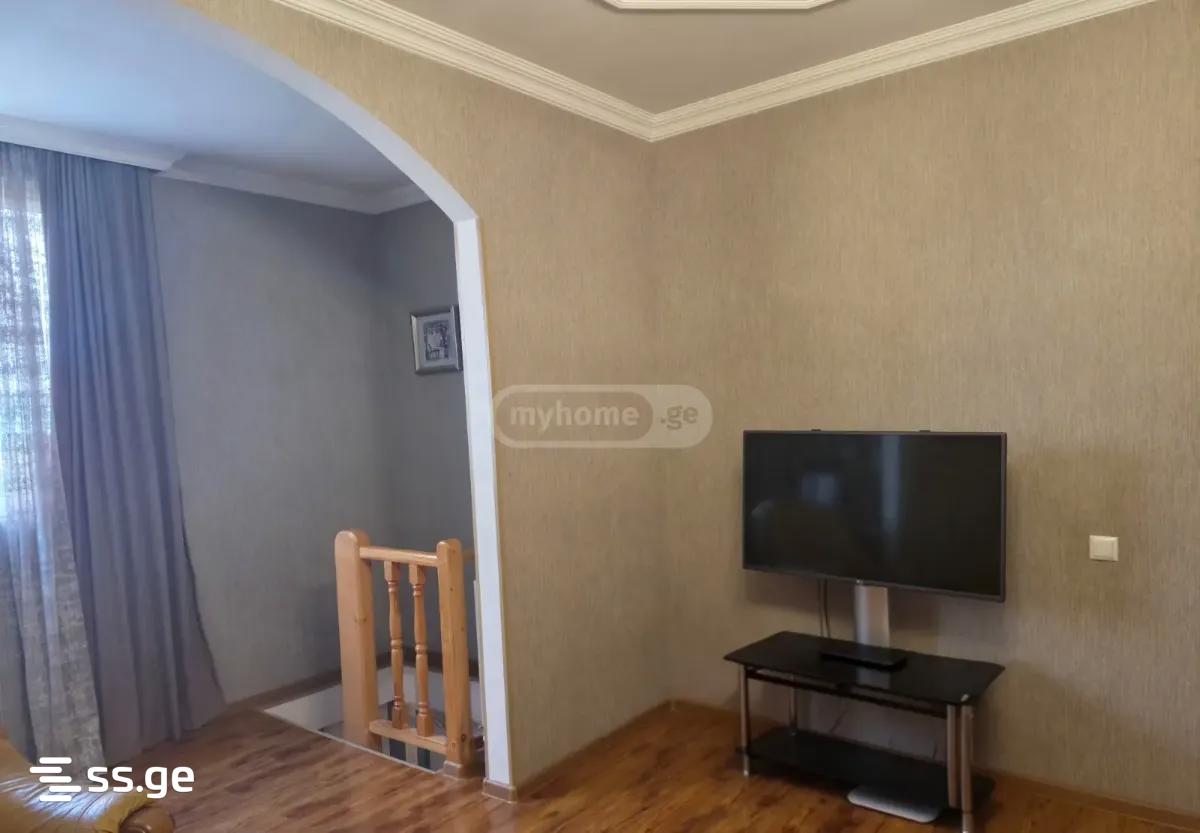 5 Room Private House For Sale view 1