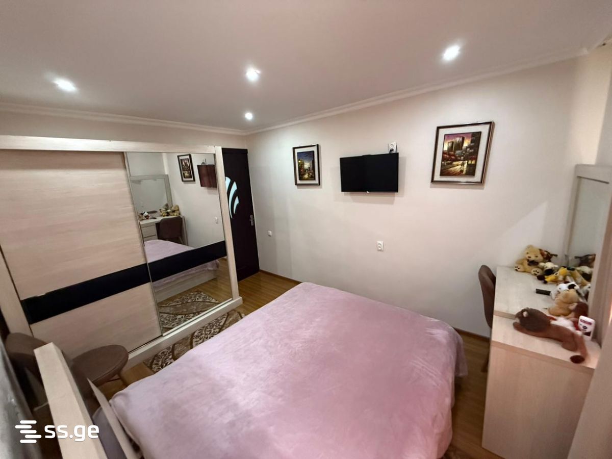 3 Room Flat For Sale view 1