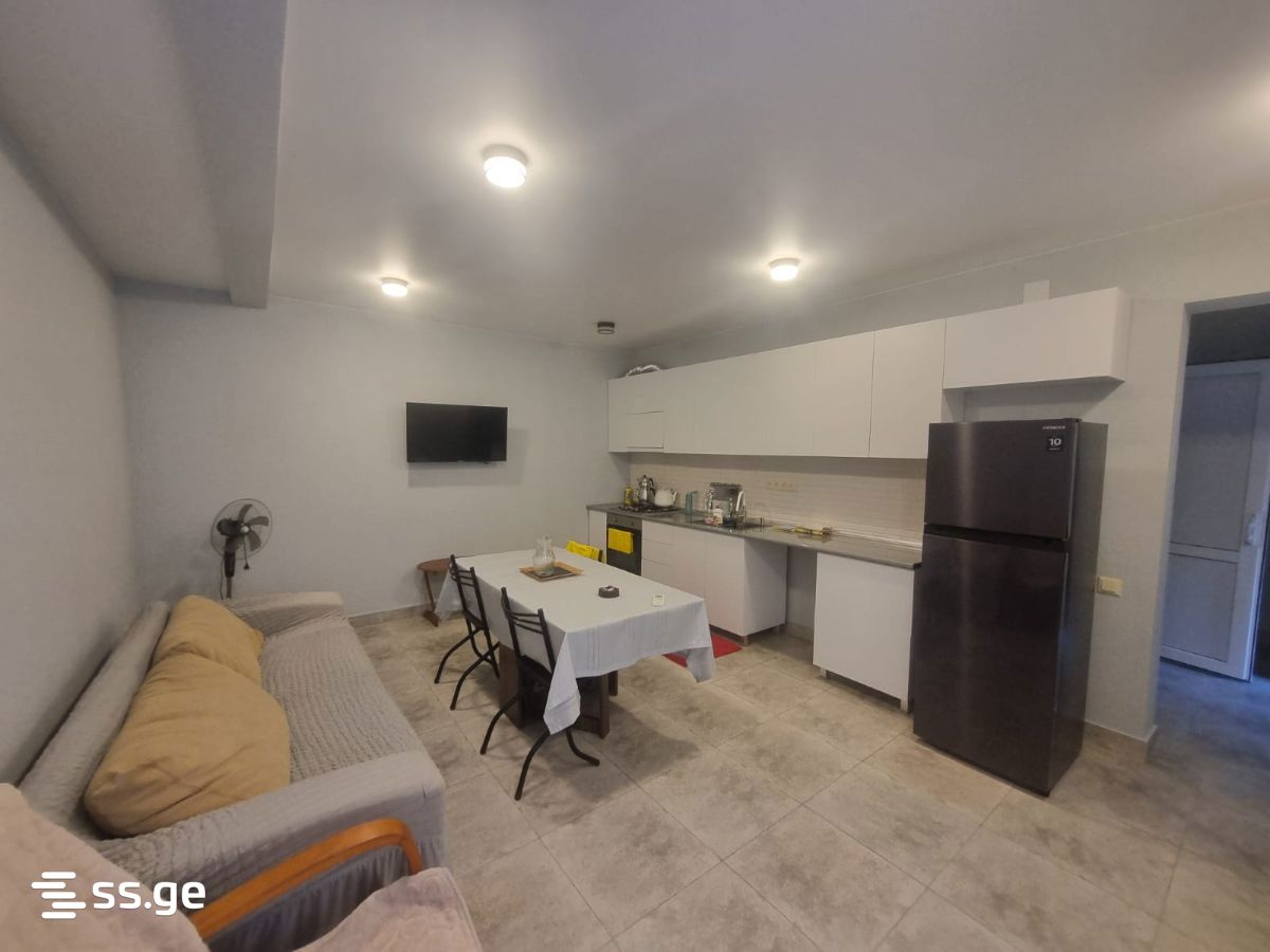 4 Room Private House For Rent. Poti view 5