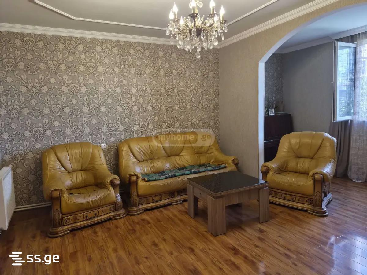 5 Room Private House For Sale view 2
