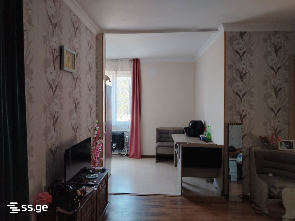 4 Room Flat For Sale view 1