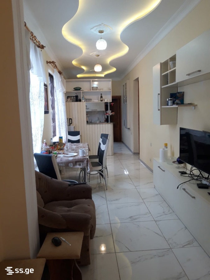 8 Room Private House For Rent. Kutaisi view 1