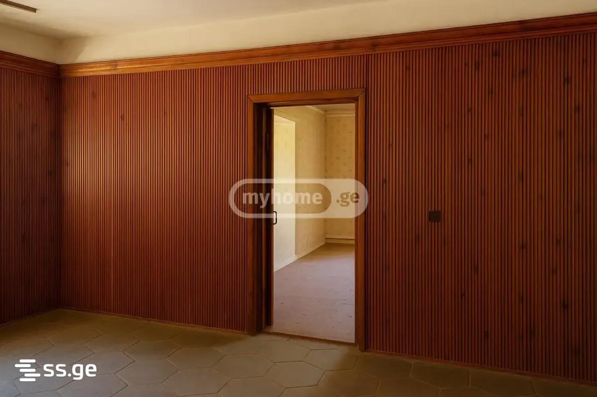 10 Room Private House For Sale view 7