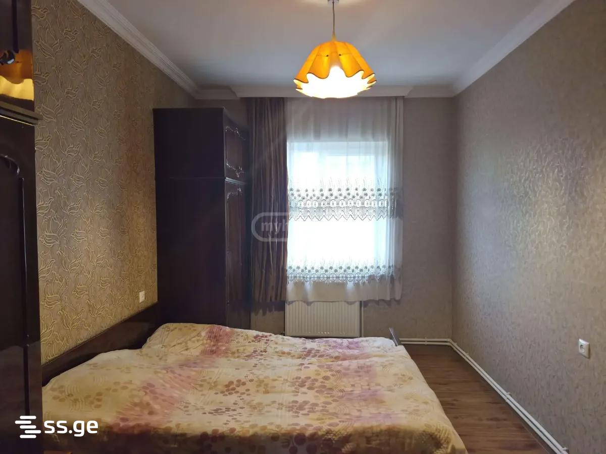 5 Room Private House For Sale view 3