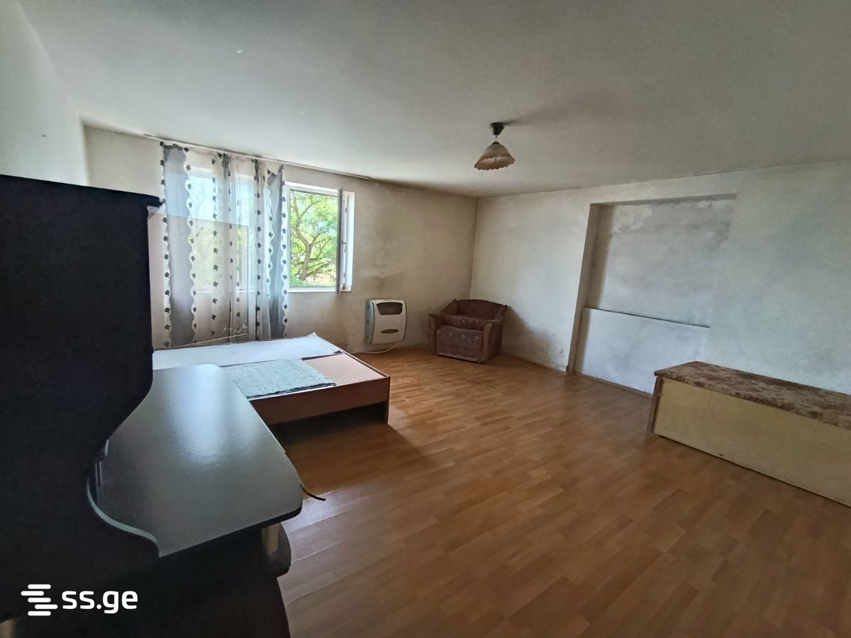 3 Room Flat For Sale view 1