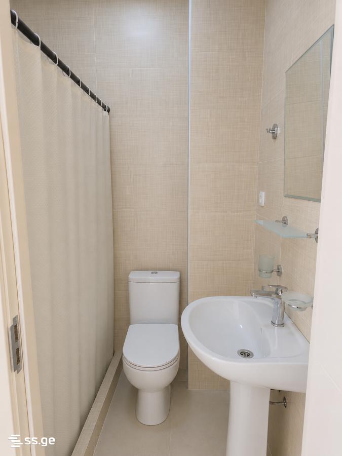 4 Room Flat Daily Rent. Ureki view 7