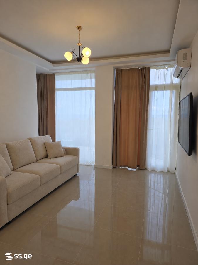 4 Room Flat Daily Rent. Ureki view 3