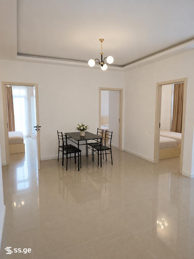 4 Room Flat Daily Rent. Ureki view 6