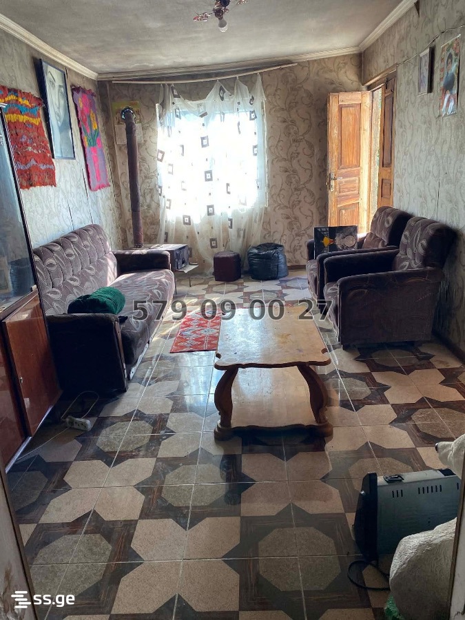 8 Room Private House For Sale view 3