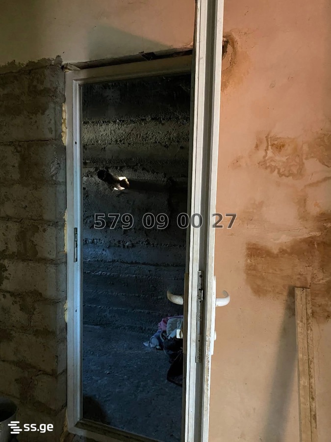 8 Room Private House For Sale view 6