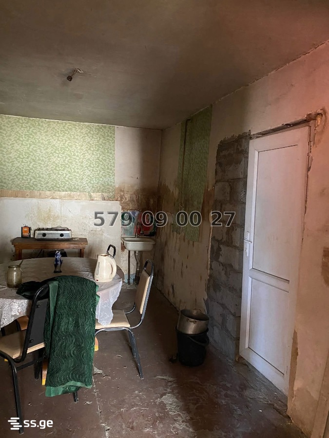 8 Room Private House For Sale view 5
