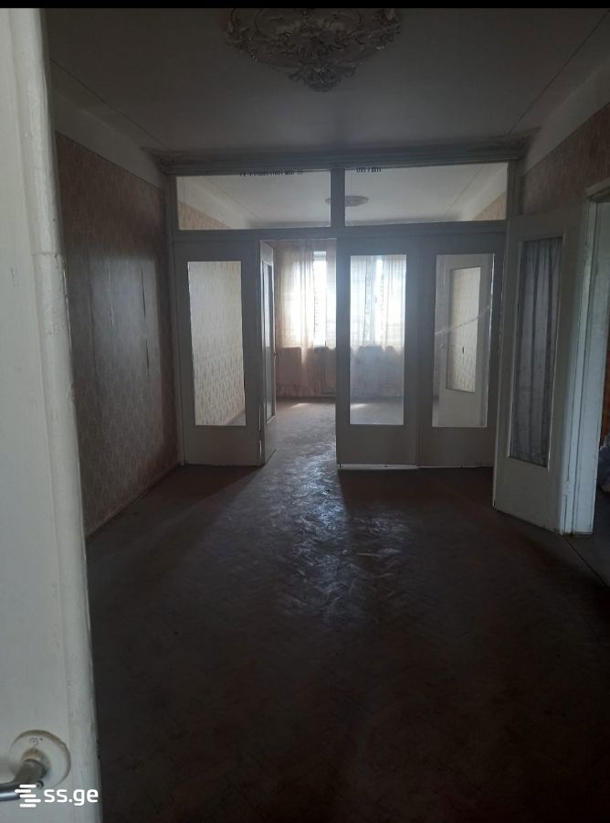 3 Room Flat For Sale view 2