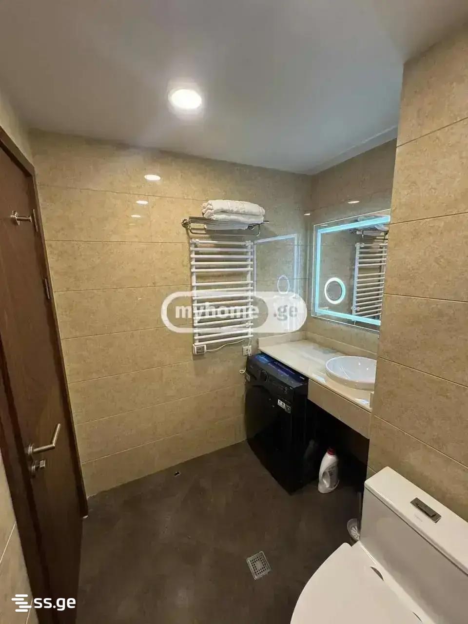 1 Room Flat Daily Rent. Chaqvi view 5