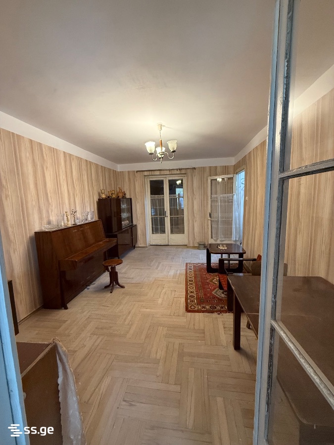 Продажа 3-комната Квартира view 1