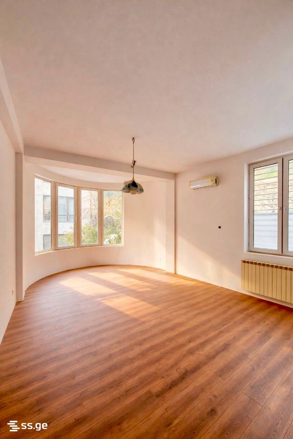 10 Room Private House For Sale view 4