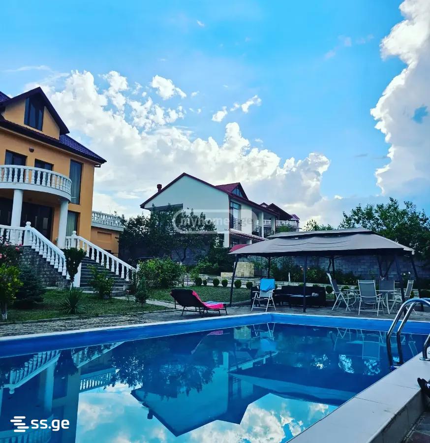 10 Room Private House For Sale view 1