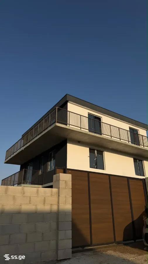 10 Room Private House For Sale view 2