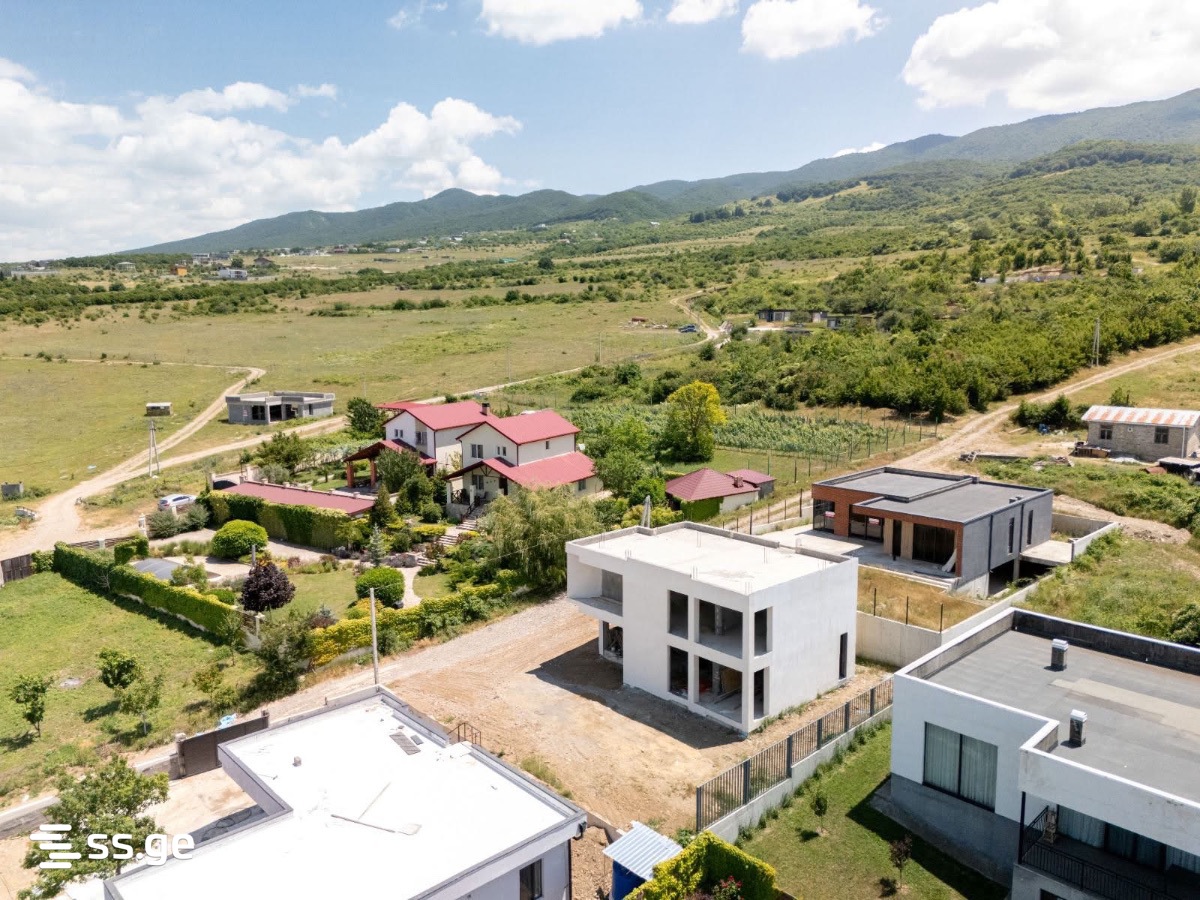 5 Room Private House For Sale view 3