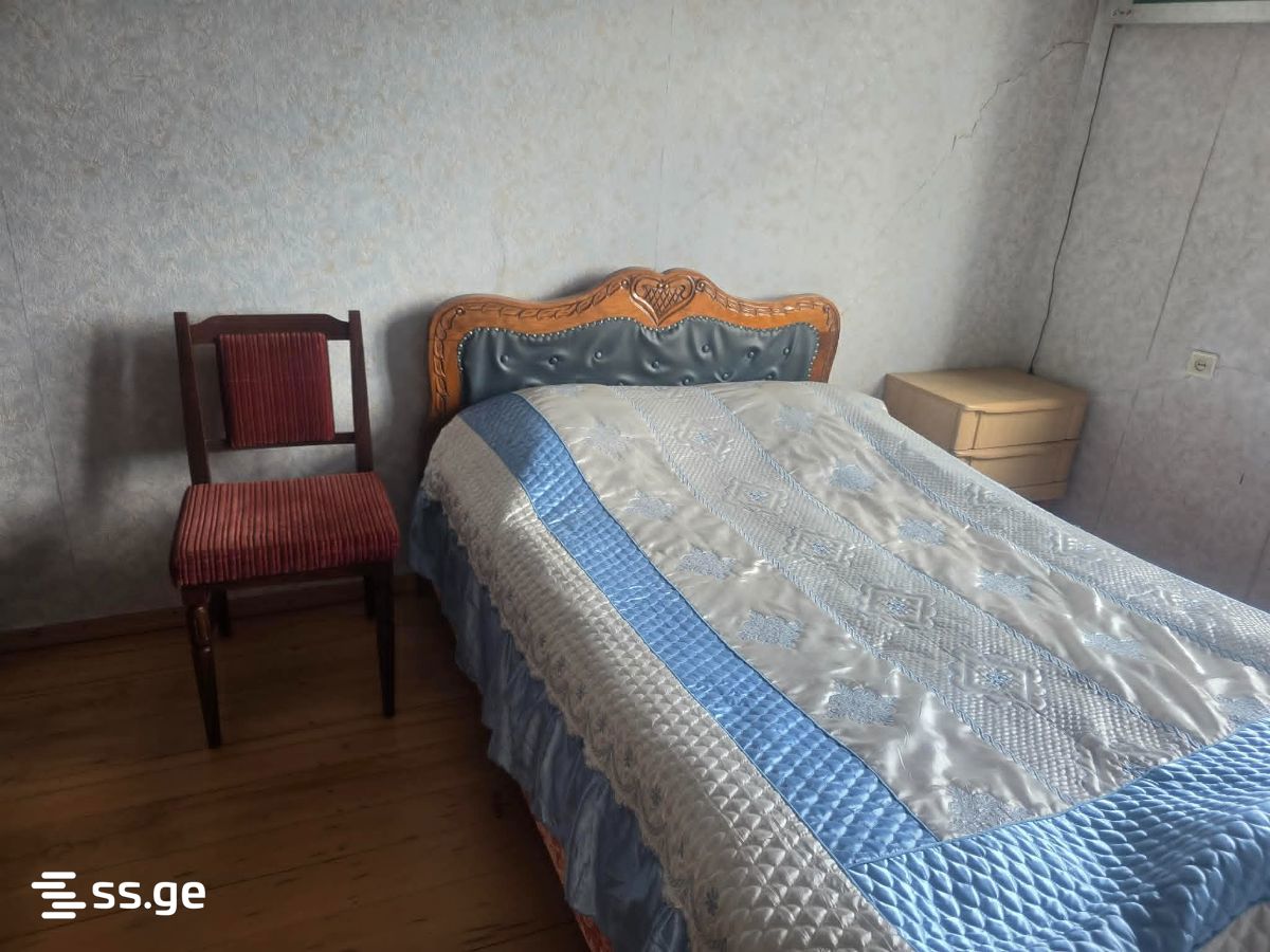 7 Room Private House For Sale view 5
