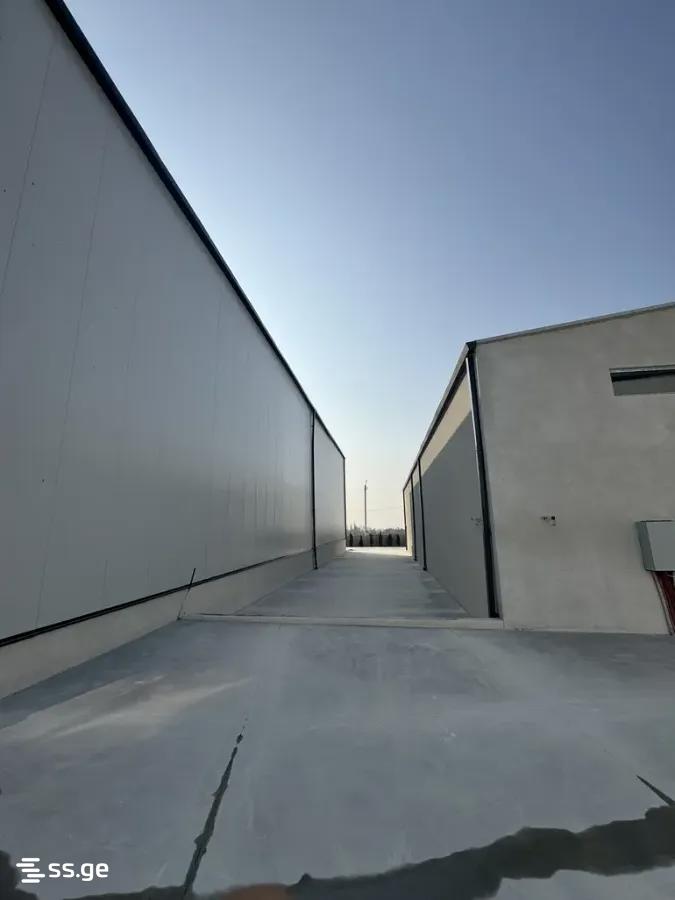 Store-Industrial Property For Sale. Didi Lilo view 4