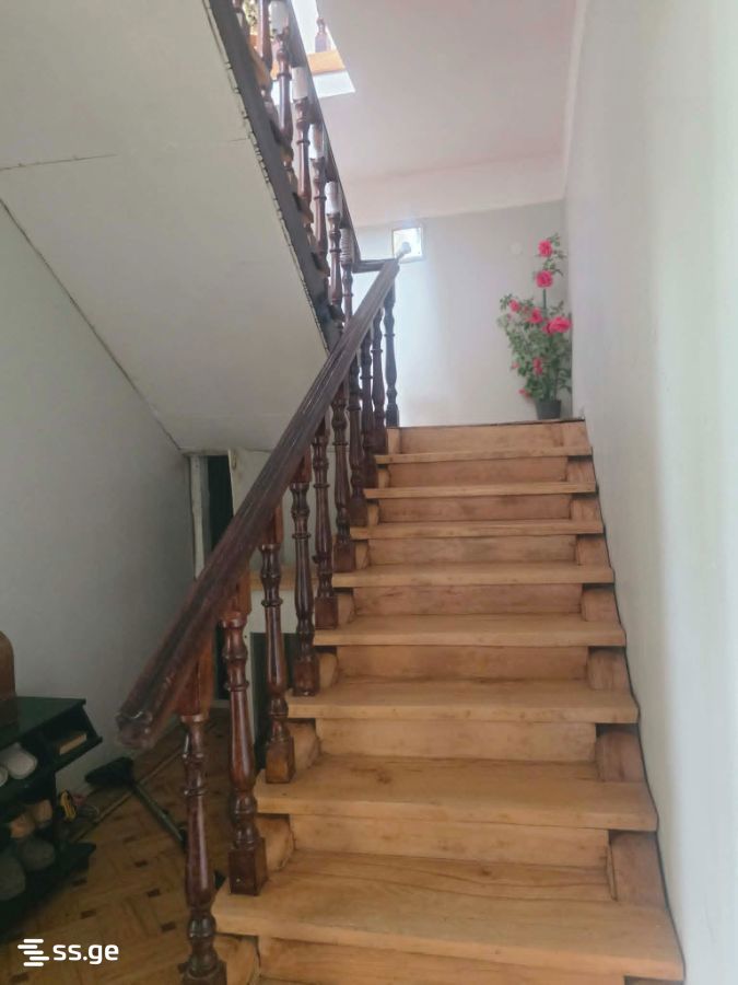 7 Room Private House For Sale view 12