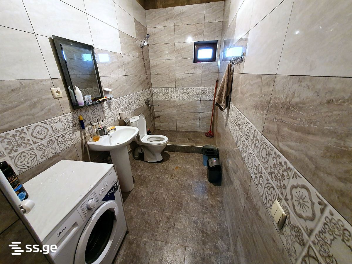 7 Room Private House For Rent. Bazaleti view 12