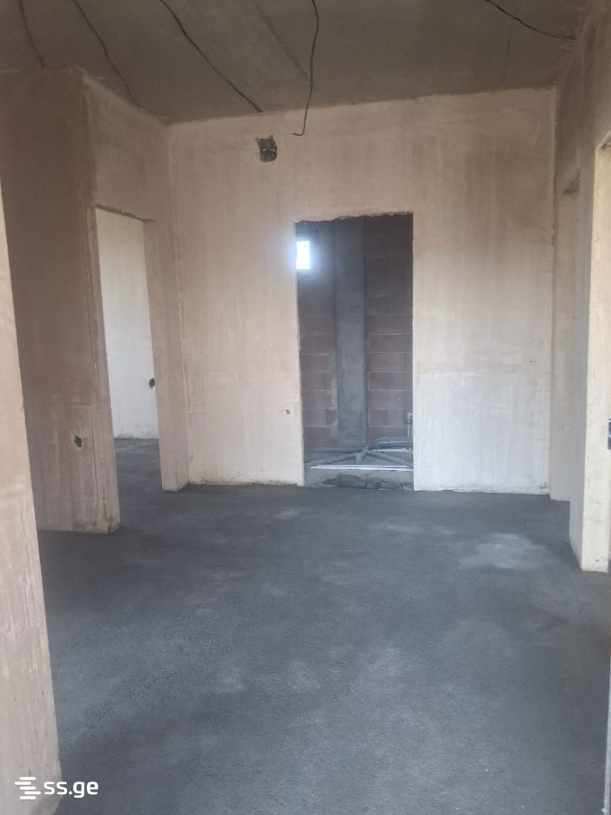 8 Room Private House For Sale view 27