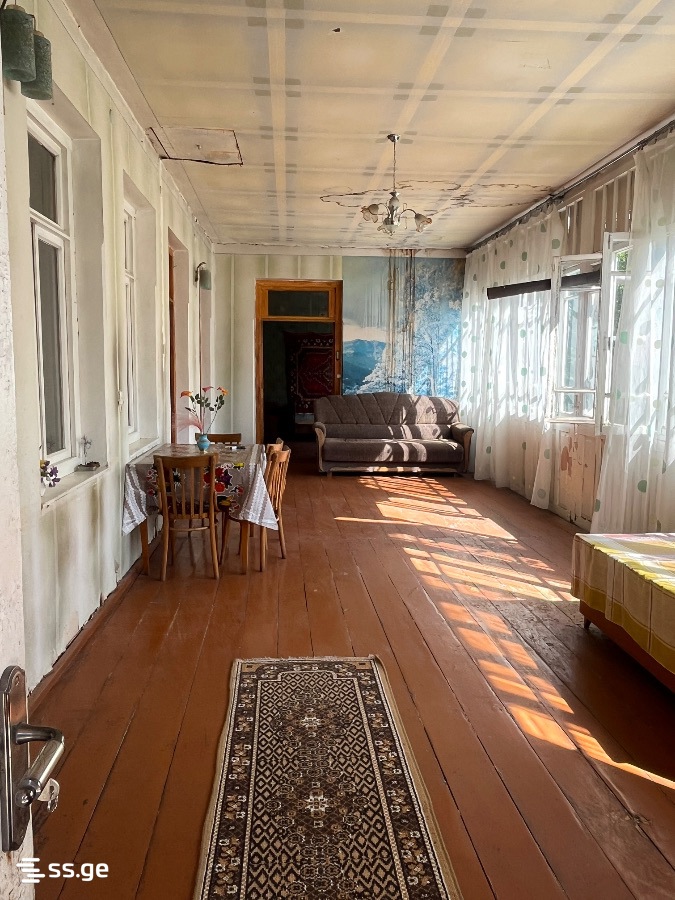 8 Room Private House For Sale view 4
