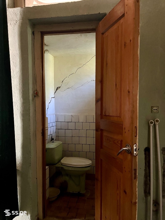 8 Room Private House For Sale view 15