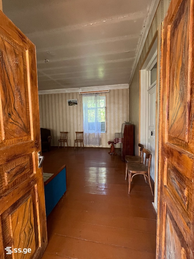 8 Room Private House For Sale view 11