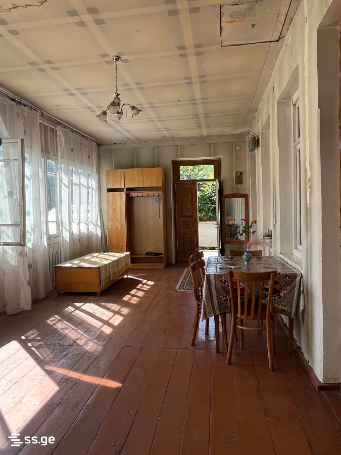 8 Room Private House For Sale view 3