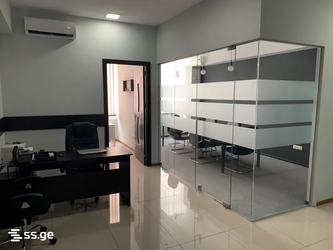 3 room Office For Rent. Digomi