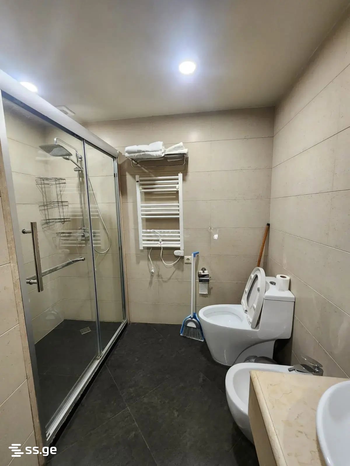 2 Room Flat Daily Rent. Chaqvi view 15