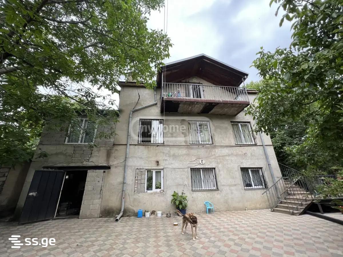 8 Room Private House For Rent. Tabakhmela view 1