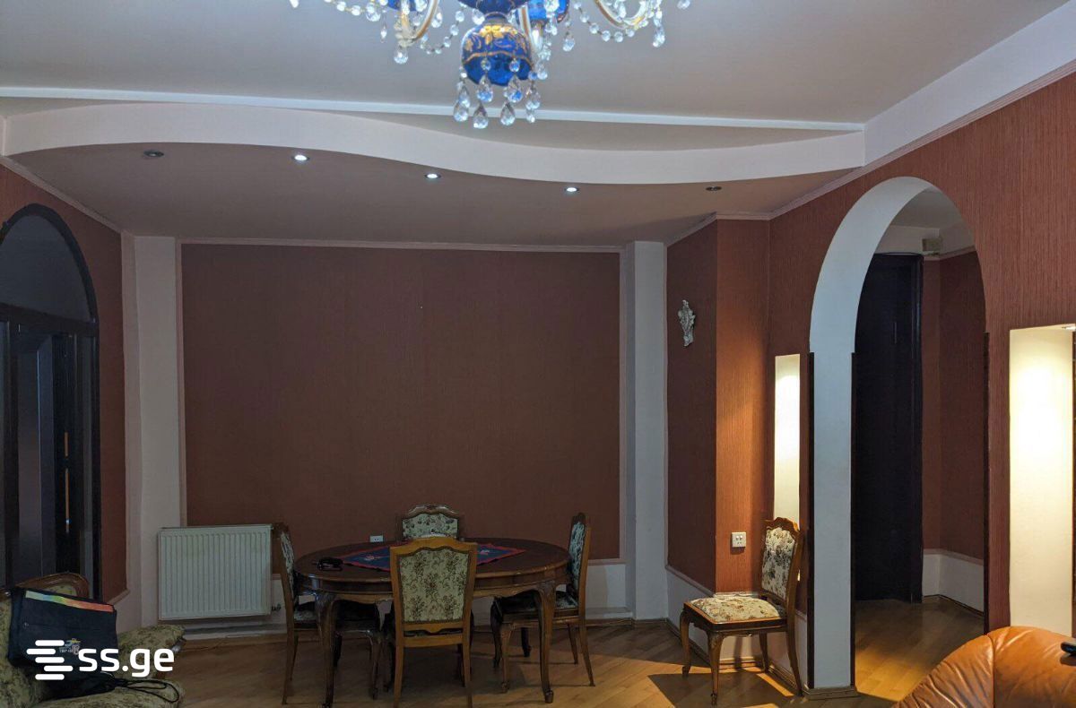 Árasán 3 seomra, 115 m²