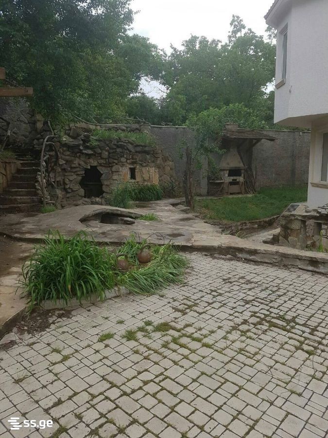 8 Room Private House For Rent. Krtsanisi view 5