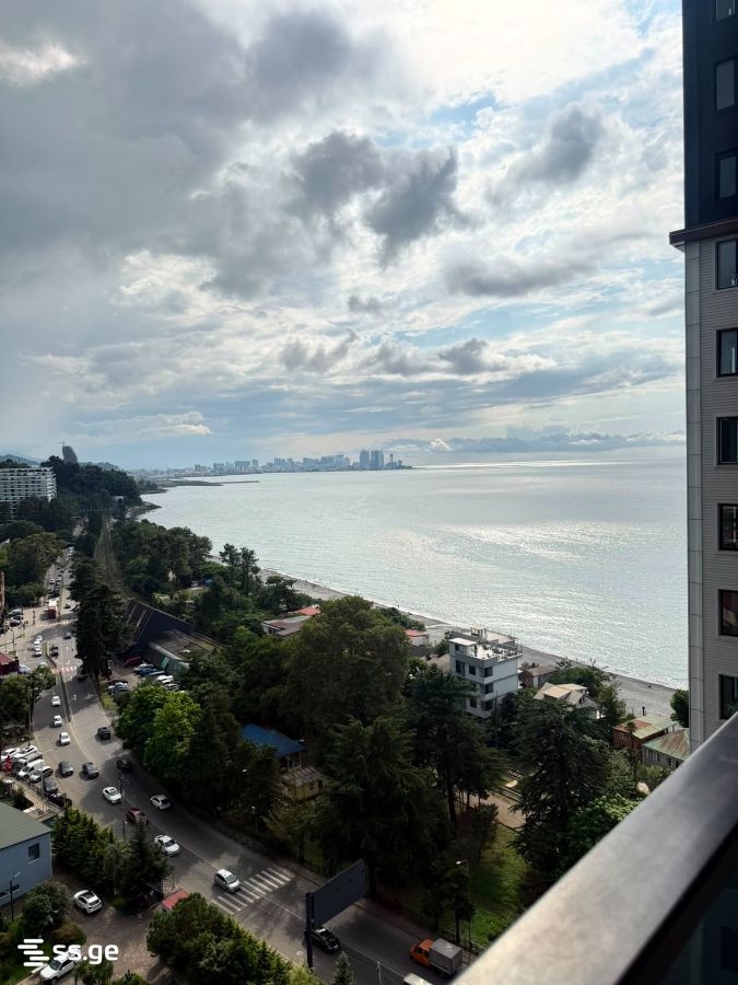 Продажа 3-комната Квартира view 1