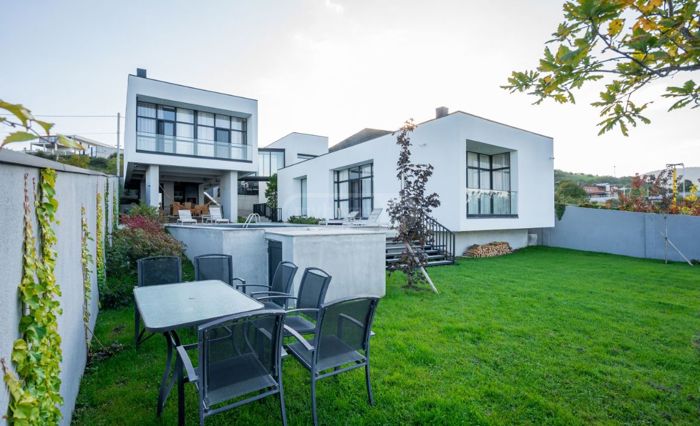 https://static.ss.ge/20260825/2_ece0bae0-dcec-4e9f-afc2-43eb3180ca8d_Thumb.jpg