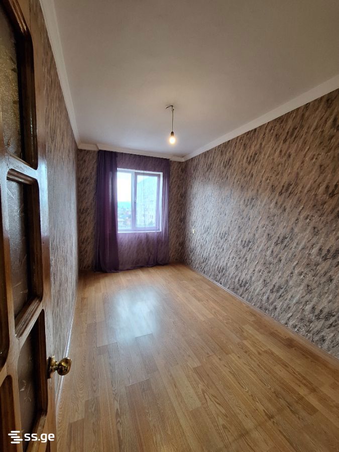3 Room Flat For Sale view 3