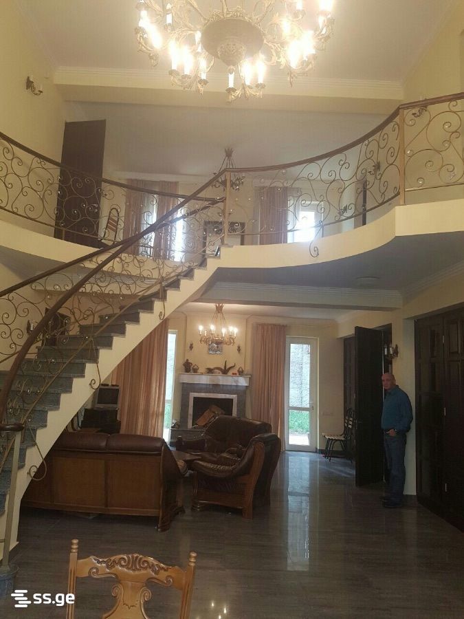 8 Room Private House For Rent. Krtsanisi view 3
