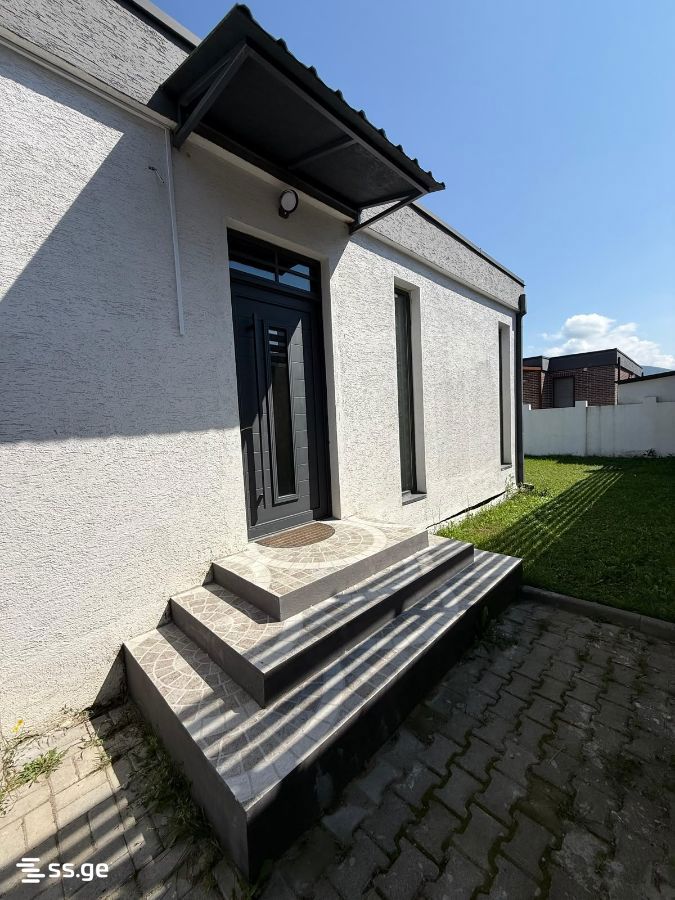 4 Room Private House For Sale view 6