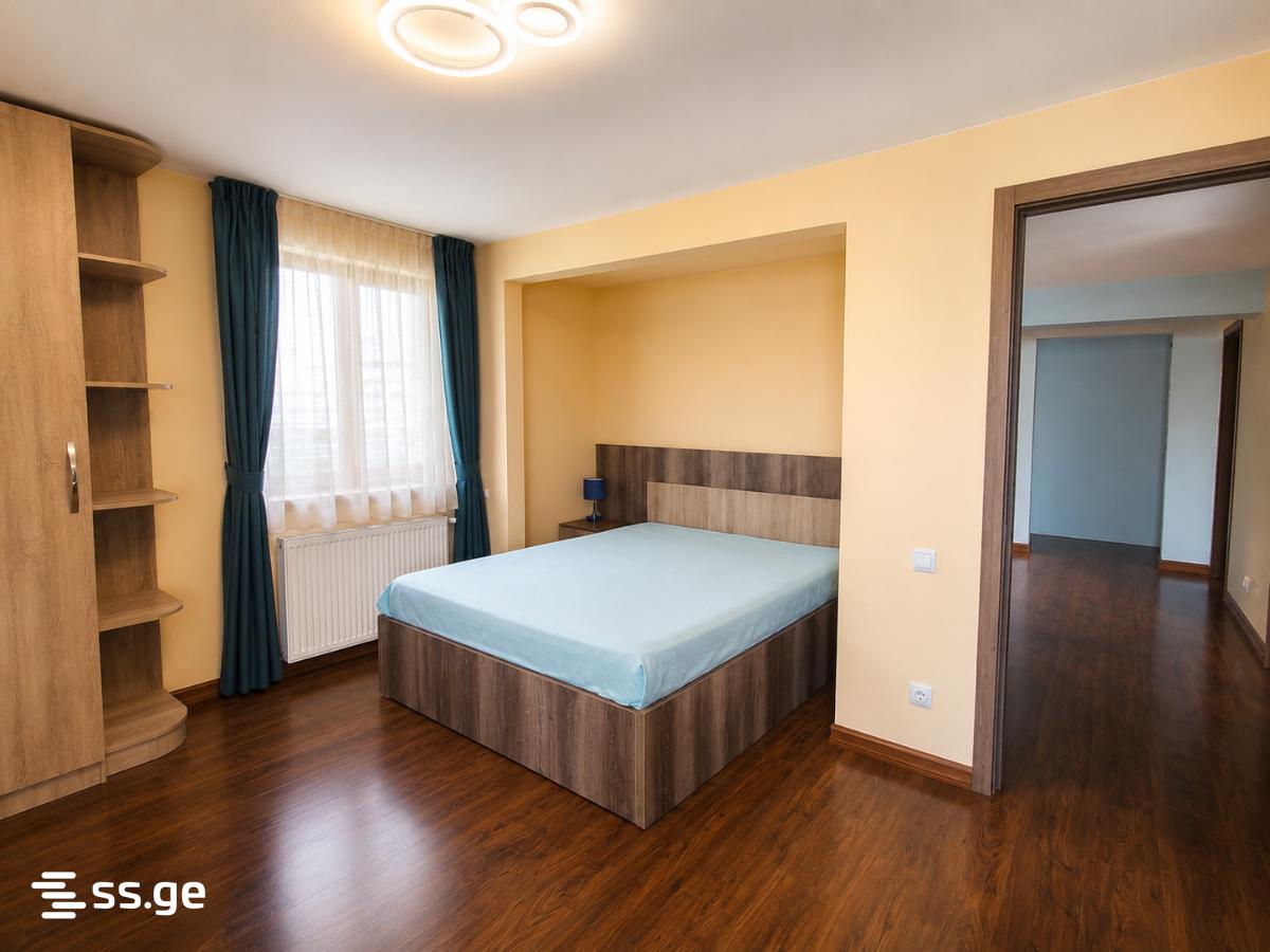 7 Room Private House For Sale view 12