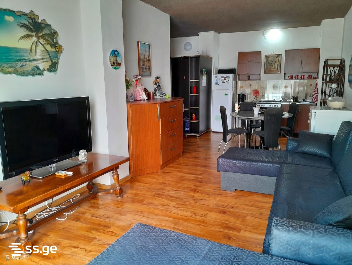 2 Room Flat Daily Rent. Ureki view 6