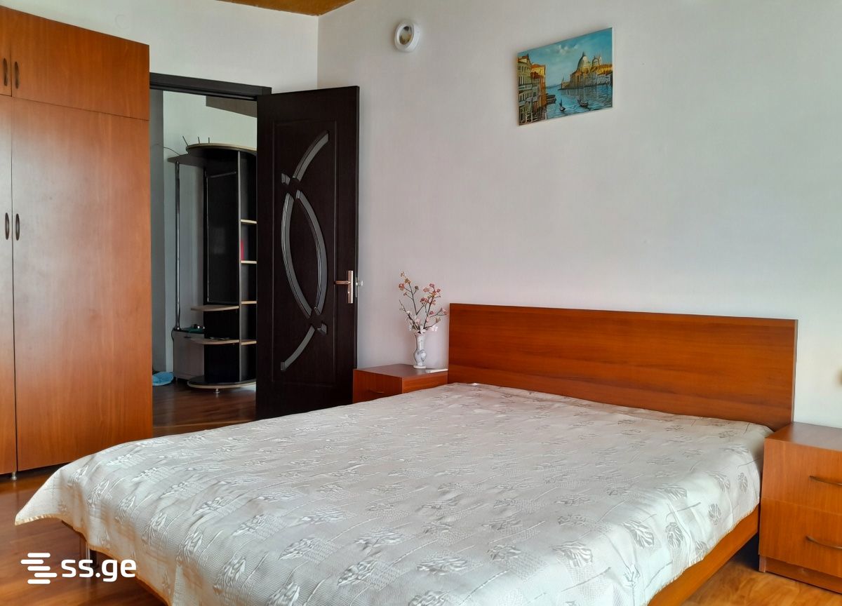 2 Room Flat Daily Rent. Ureki view 5
